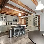 Downing By Rove Travel Private Terrace & Patio